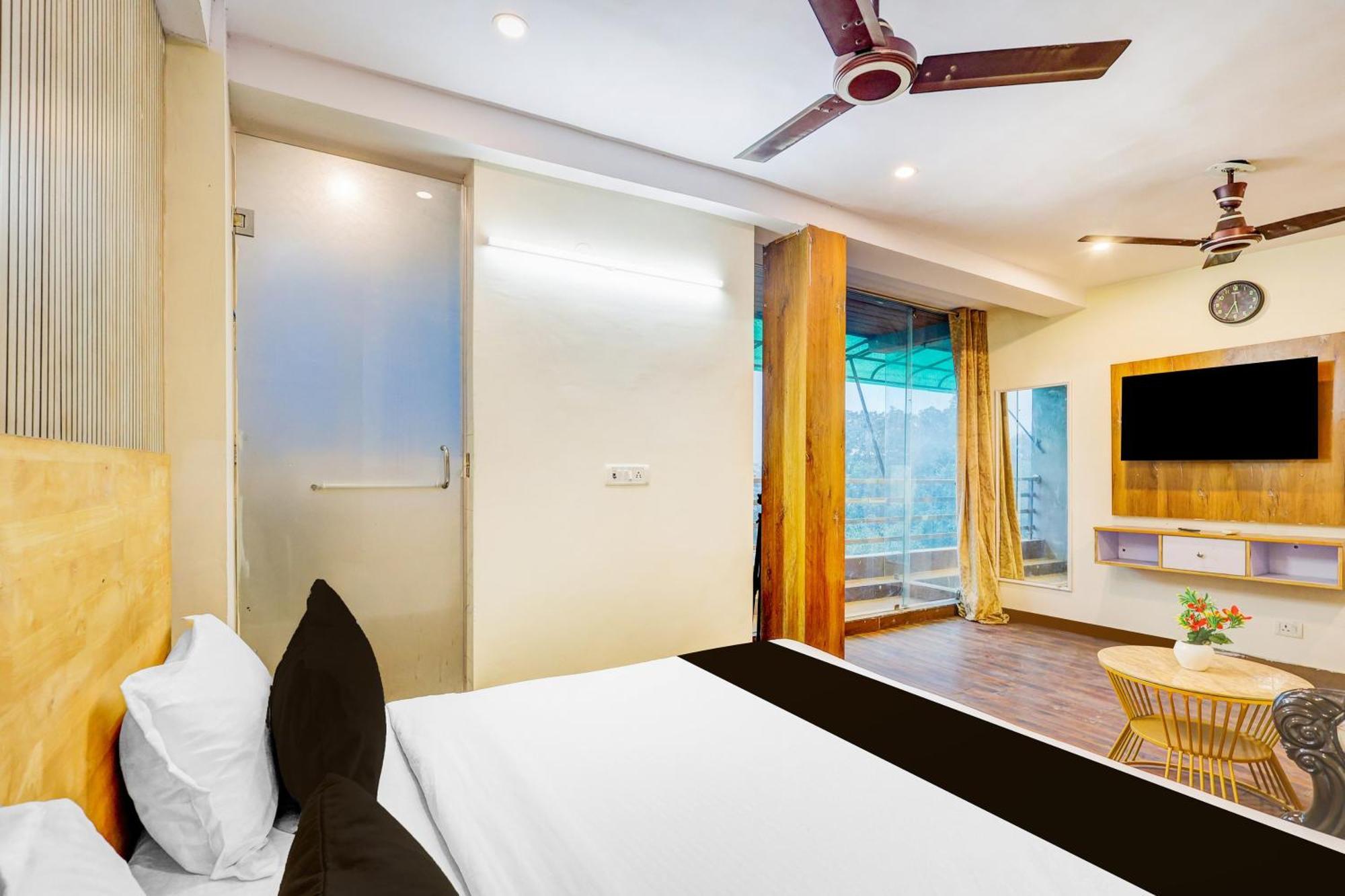 Hotel O Hari Nagar Ashram