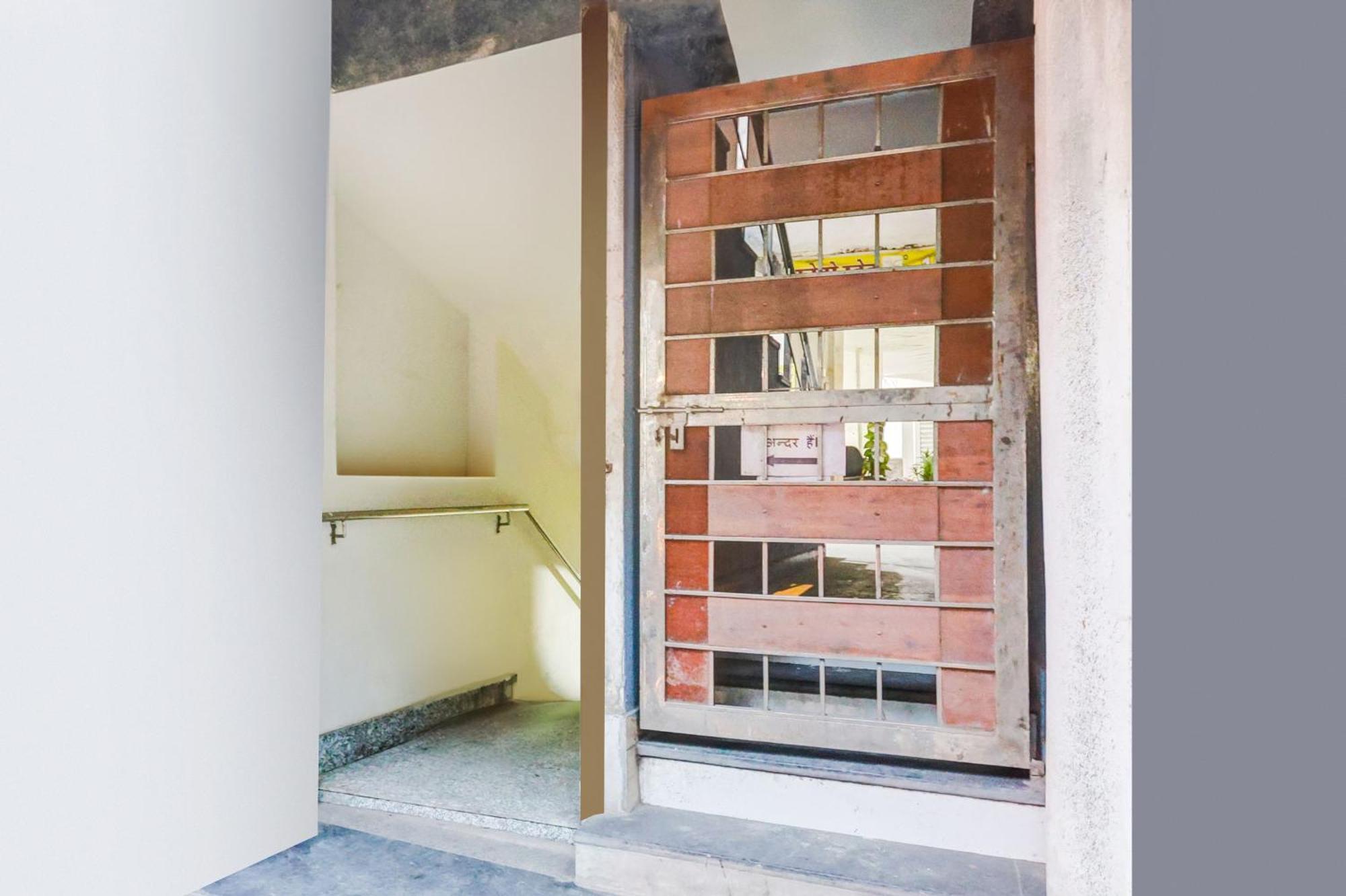 O Hari Nagar Ashram Hotel *