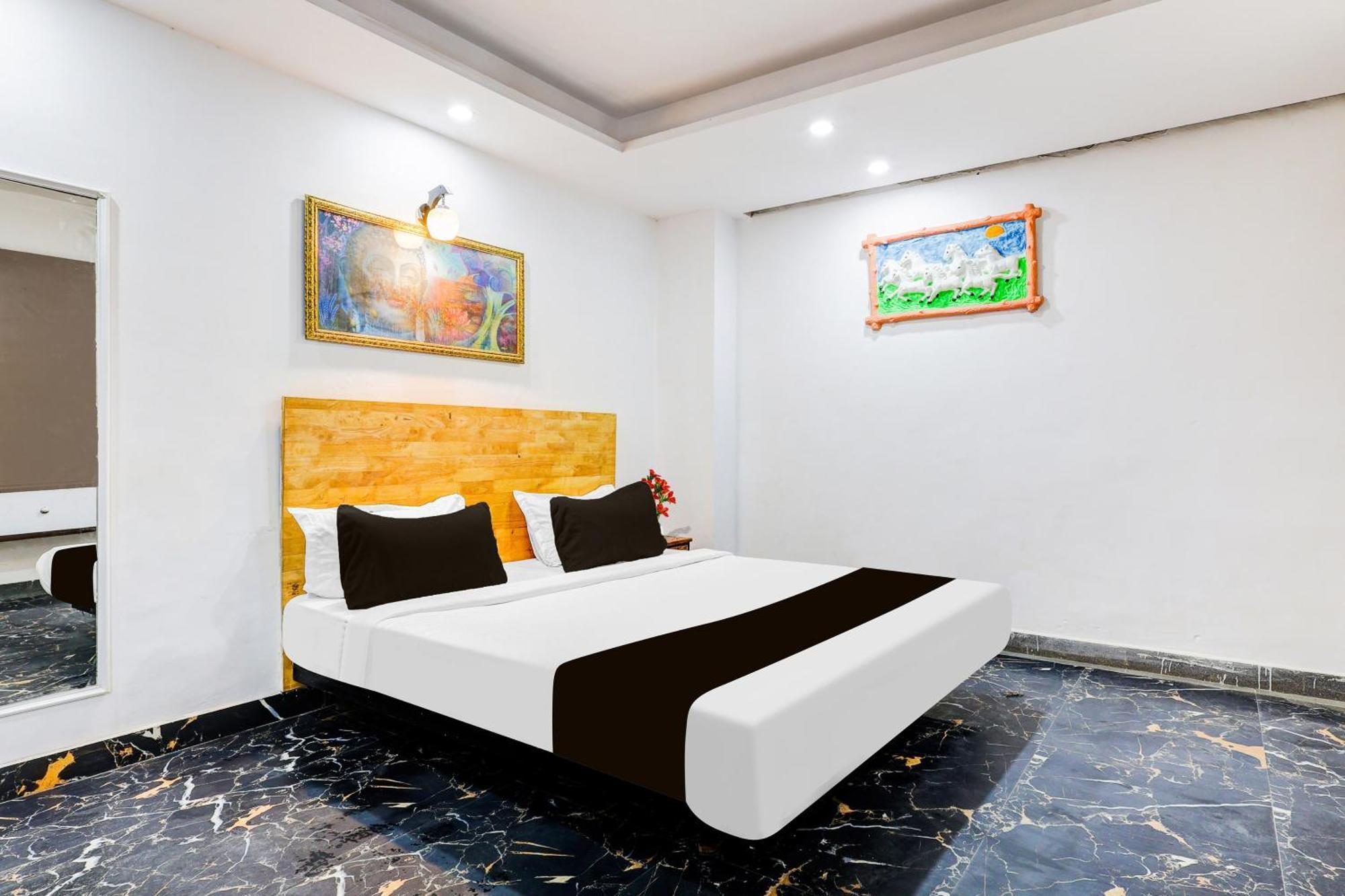 O Hari Nagar Ashram Hotel *